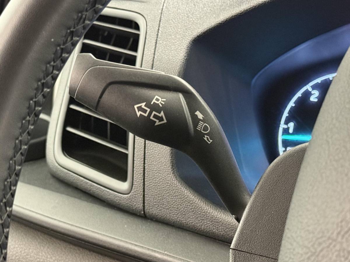 Ford Transit Custom Ford Transit Custom 300 2.0 TDCI L2H1 Trend Automaat Airco Navigatie Cruise Control Camera Parkeersensoren