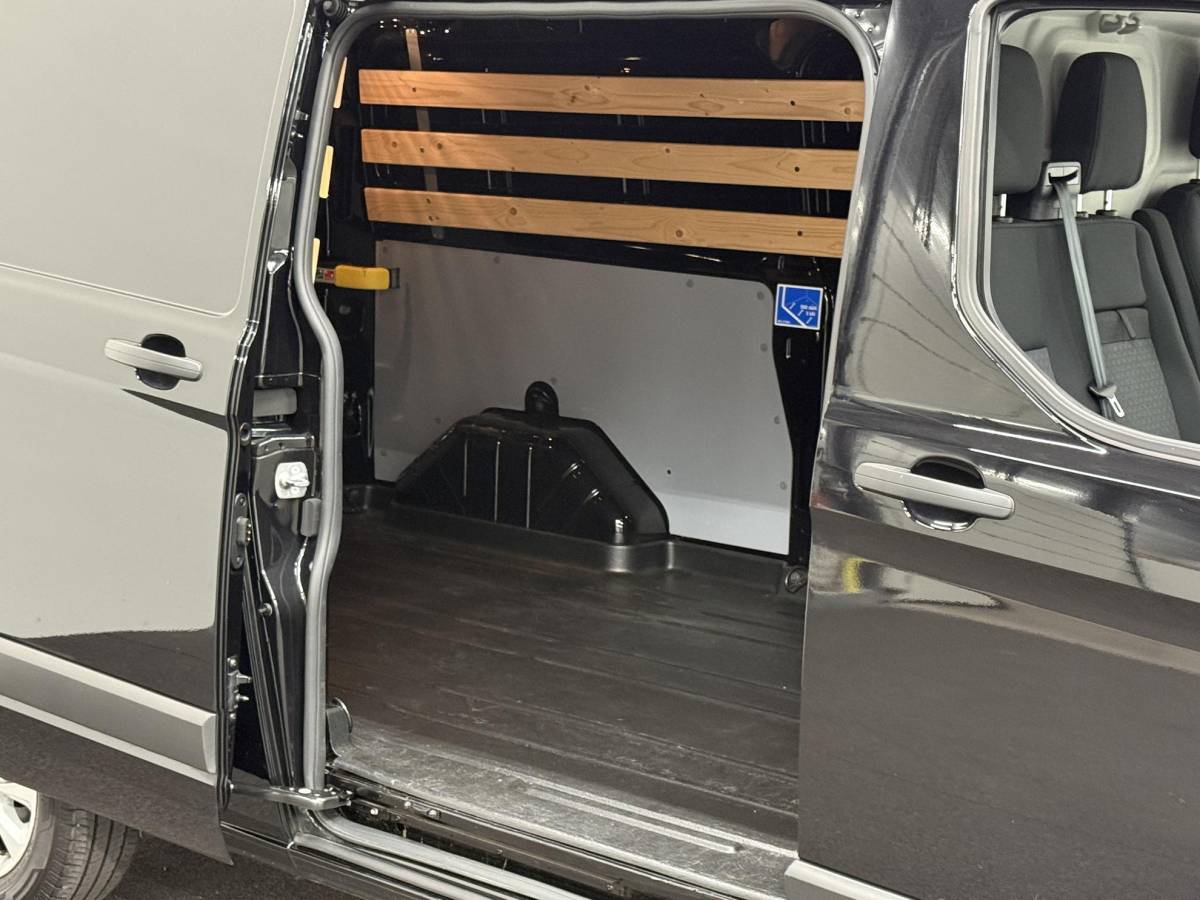 Ford Transit Custom Ford Transit Custom 300 2.0 TDCI L2H1 Trend Automaat Airco Navigatie Cruise Control Camera Parkeersensoren
