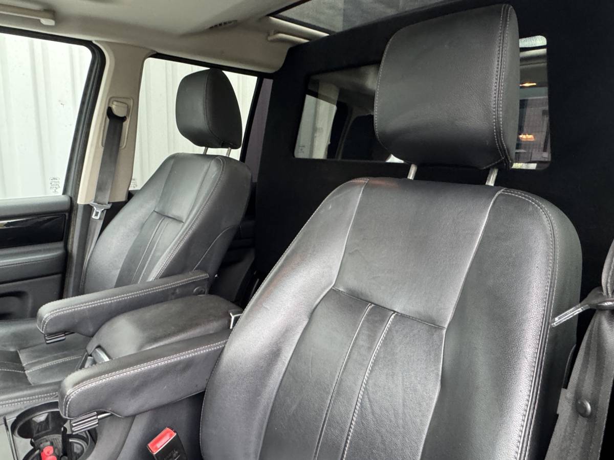 Land Rover Discovery Land Rover Discovery 3.0 HSE LED / Xenon / Dak / Camera / Stl verw / Str ver / Euro6 / Leder / 3500kg trekgew