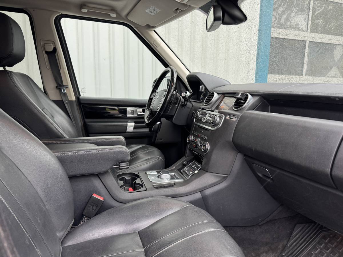 Land Rover Discovery Land Rover Discovery 3.0 HSE LED / Xenon / Dak / Camera / Stl verw / Str ver / Euro6 / Leder / 3500kg trekgew