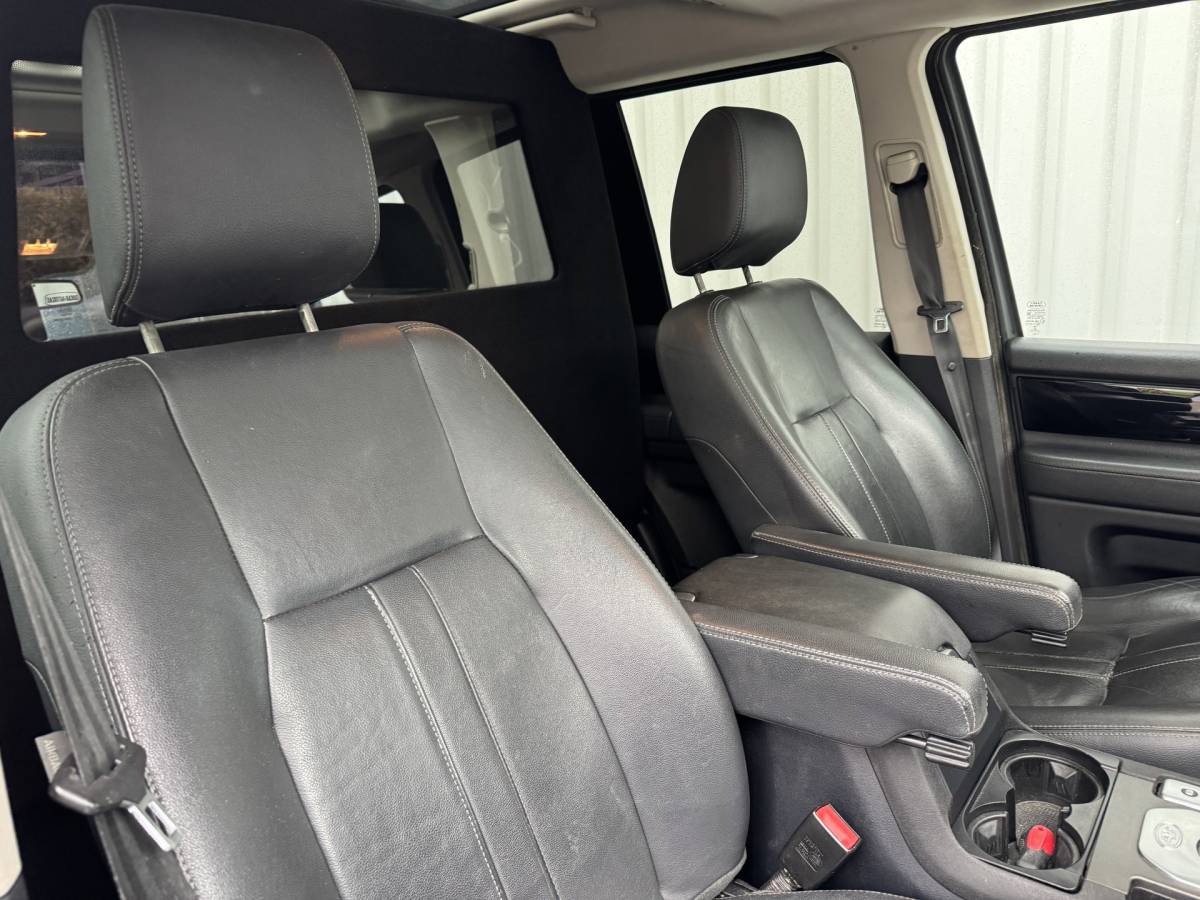 Land Rover Discovery Land Rover Discovery 3.0 HSE LED / Xenon / Dak / Camera / Stl verw / Str ver / Euro6 / Leder / 3500kg trekgew