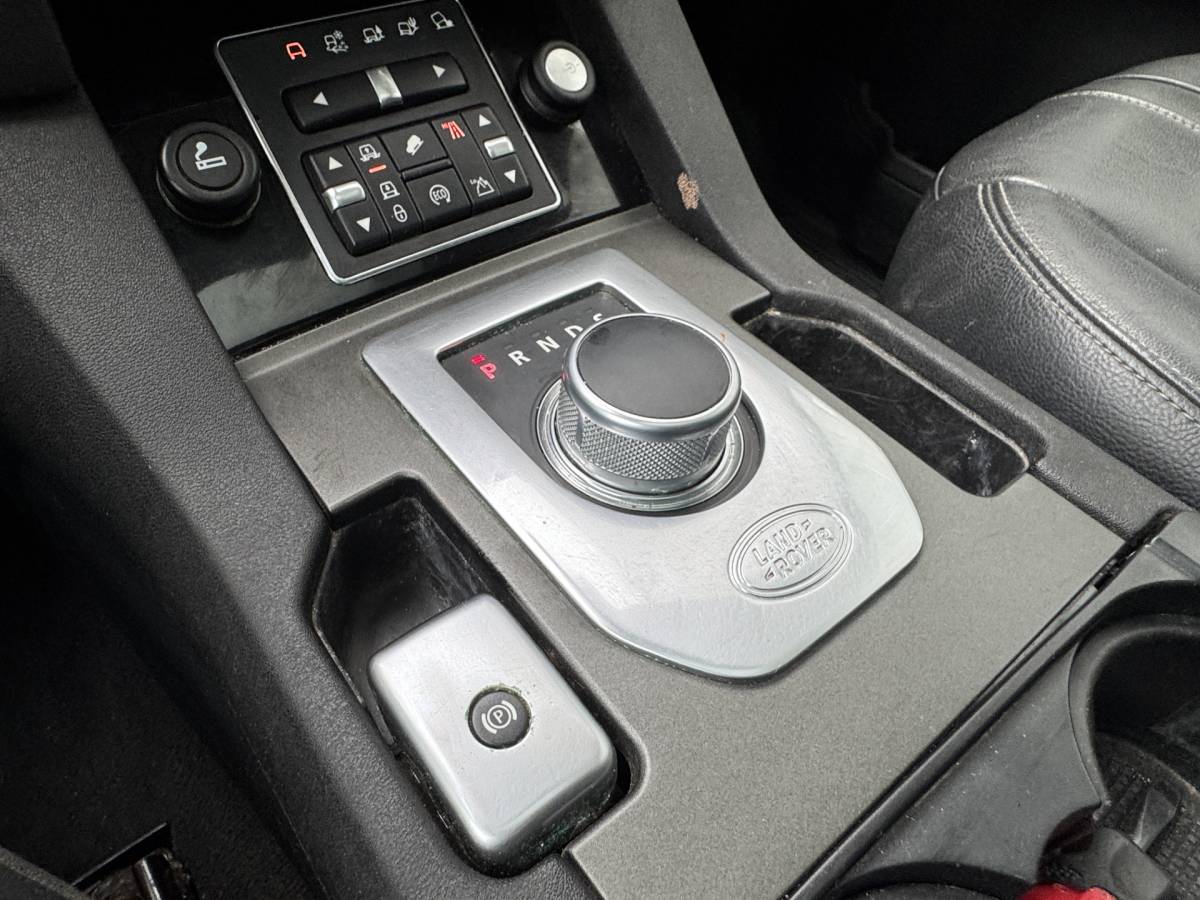 Land Rover Discovery Land Rover Discovery 3.0 HSE LED / Xenon / Dak / Camera / Stl verw / Str ver / Euro6 / Leder / 3500kg trekgew