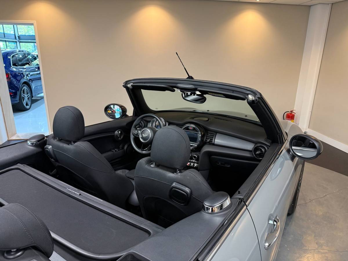 MINI Cooper Cabrio Mini Mini Cabrio 1.5 Cooper Salt *Automaat* Carplay|Stoelverw.|Union-Jack|Navi|Cruise|PDC|Sfeerverlichting