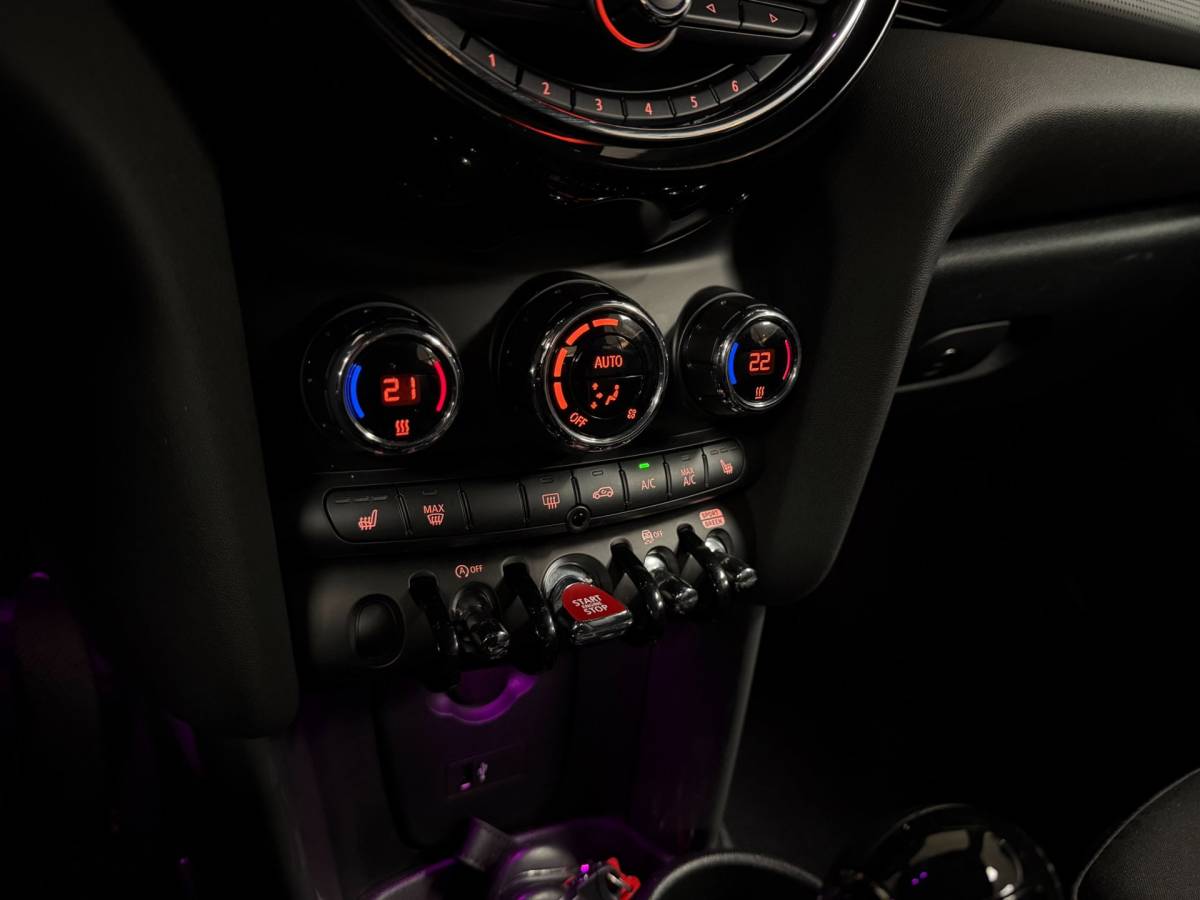 MINI Cooper Cabrio Mini Mini Cabrio 1.5 Cooper Salt *Automaat* Carplay|Stoelverw.|Union-Jack|Navi|Cruise|PDC|Sfeerverlichting