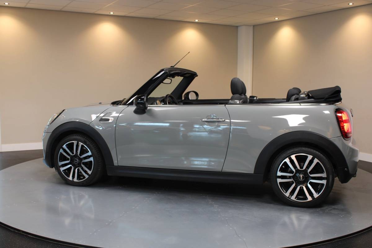 MINI Cooper Cabrio Mini Mini Cabrio 1.5 Cooper Salt *Automaat* Carplay|Stoelverw.|Union-Jack|Navi|Cruise|PDC|Sfeerverlichting