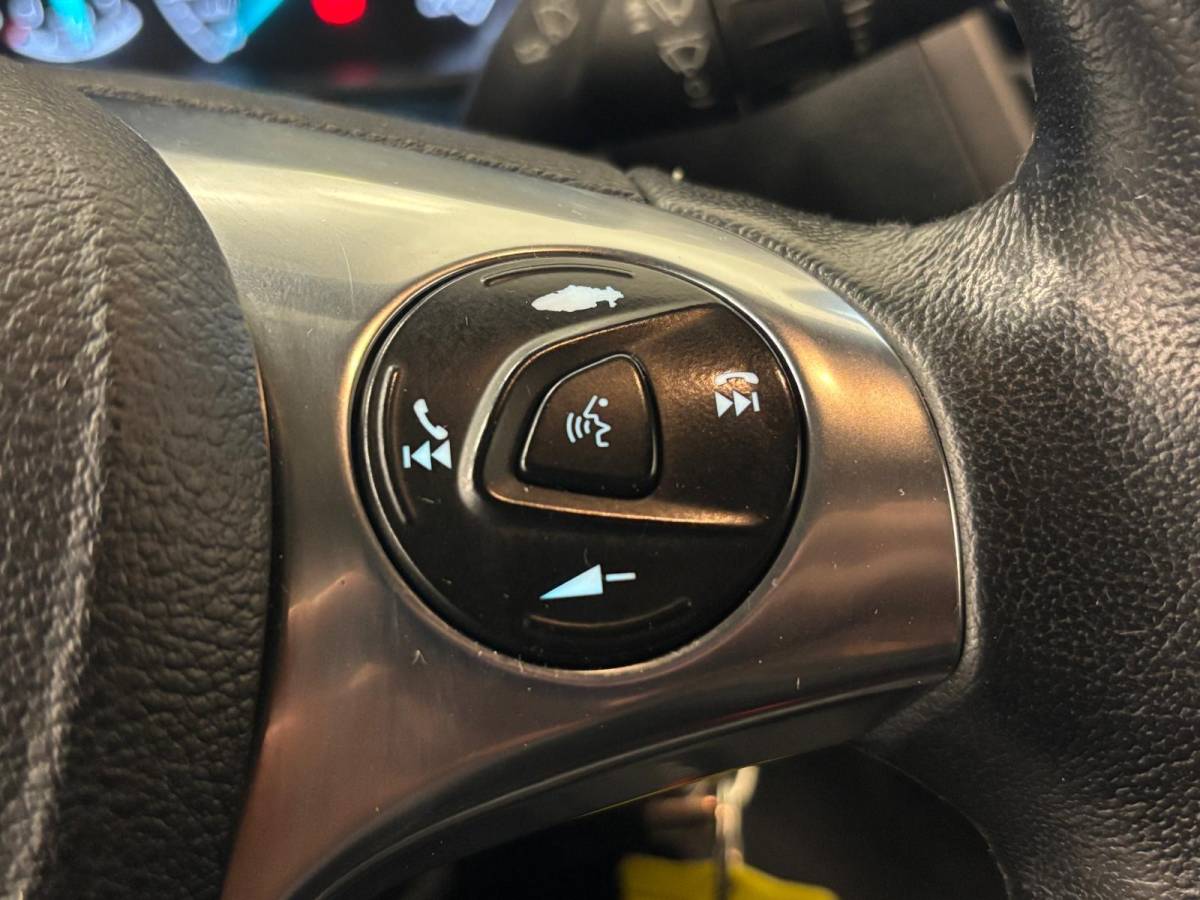Ford Transit Connect Ford Transit Connect 1.5 EcoBlue L2 Trend Airco Navigatie Parkeersensoren Camera Cruise Control Lichtmetalen velgen 3 Zits
