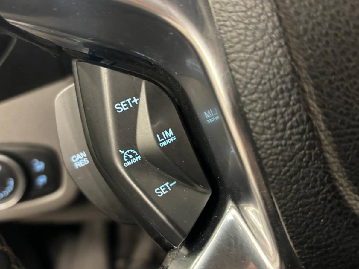 Ford Transit Connect Ford Transit Connect 1.5 EcoBlue L2 Trend Airco Navigatie Parkeersensoren Camera Cruise Control Lichtmetalen velgen 3 Zits