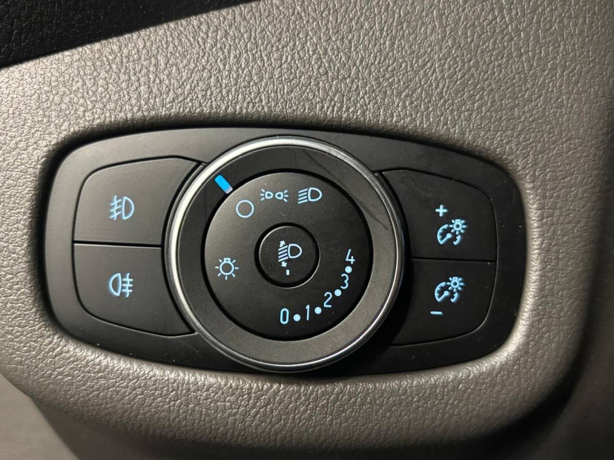 Ford Transit Connect Ford Transit Connect 1.5 EcoBlue L2 Trend Airco Navigatie Parkeersensoren Camera Cruise Control Lichtmetalen velgen 3 Zits
