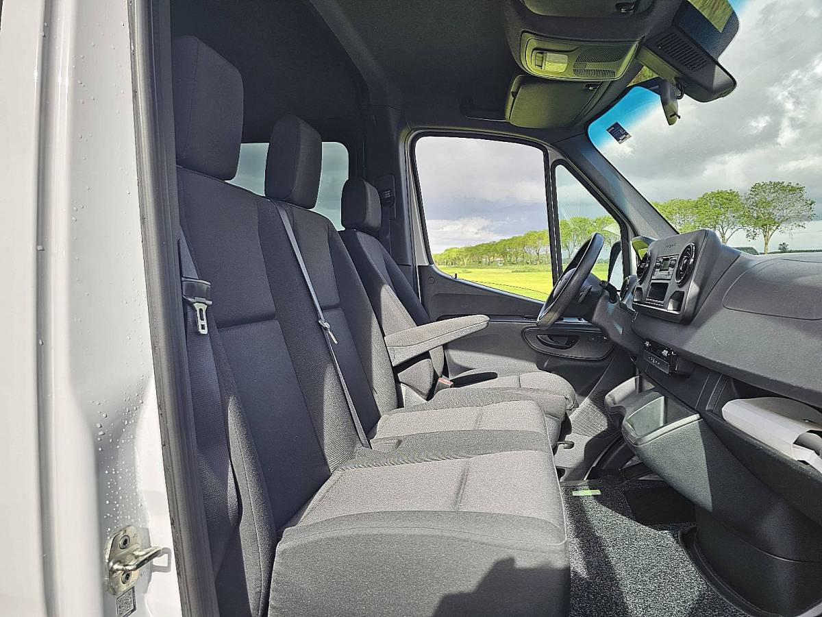 Mercedes-Benz Sprinter MERCEDES-BENZ SPRINTER 319 l2h2 v6 dub cab!