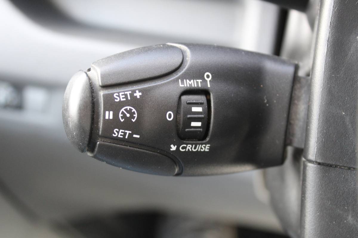 Peugeot Expert Peugeot Expert 231S 2.0 BlueHDI 120 Premium Pack Bedrag EX-BTW Navigatiesysteem full map l Airco l