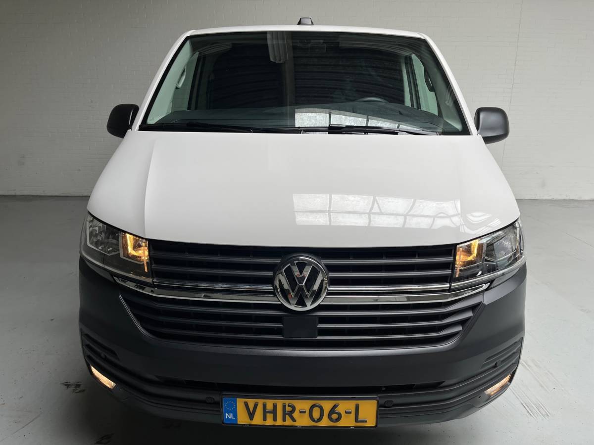 Volkswagen Transporter Volkswagen Transporter Automaat DSG Servicewagen 2.0 TDI 150pk L2H1 3Persoons Sortimo Inrichting, Airco, Navigatie, RIJKLAARPRIJS!