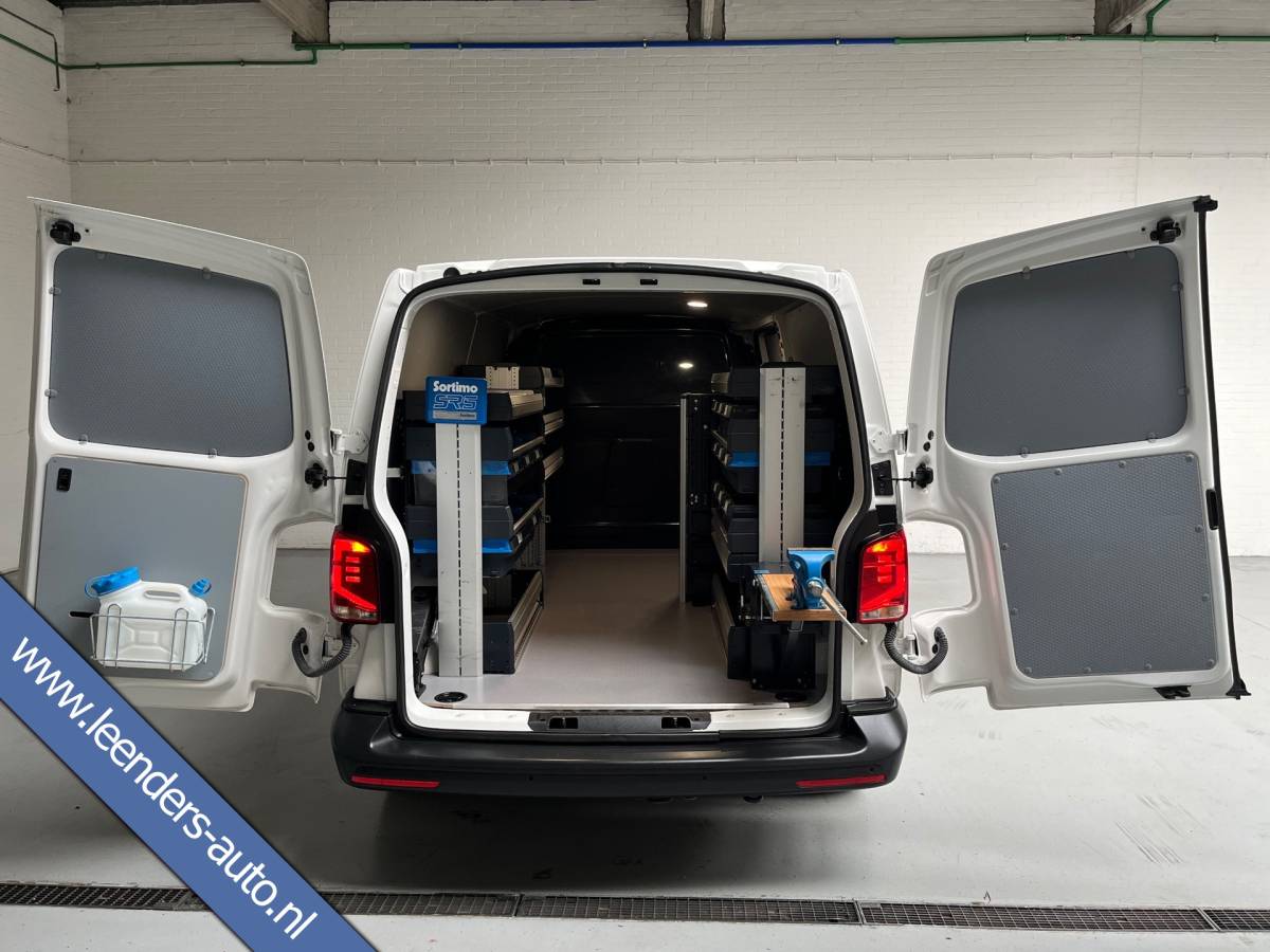 Volkswagen Transporter Volkswagen Transporter Automaat DSG Servicewagen 2.0 TDI 150pk L2H1 3Persoons Sortimo Inrichting, Airco, Navigatie, RIJKLAARPRIJS!