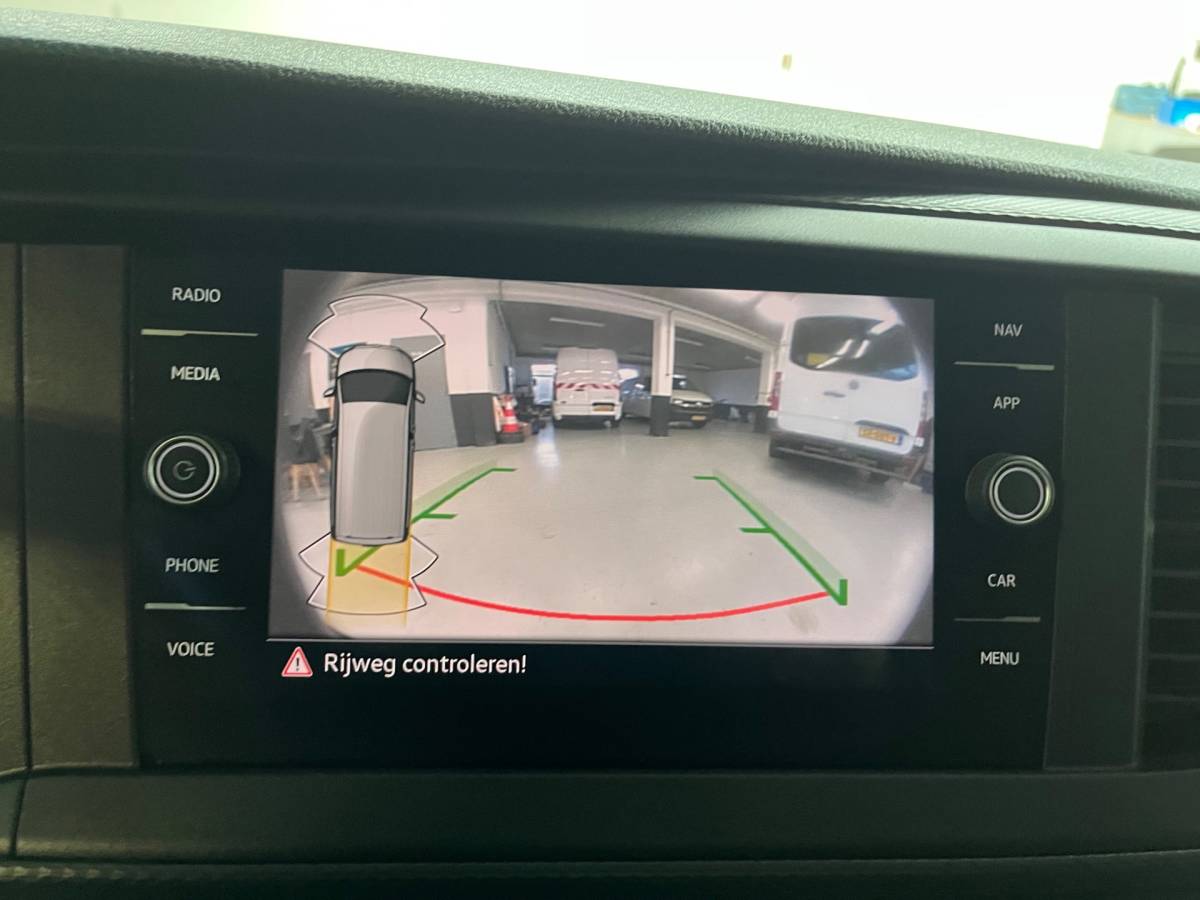 Volkswagen Transporter Volkswagen Transporter Automaat DSG Servicewagen 2.0 TDI 150pk L2H1 3Persoons Sortimo Inrichting, Airco, Navigatie, RIJKLAARPRIJS!