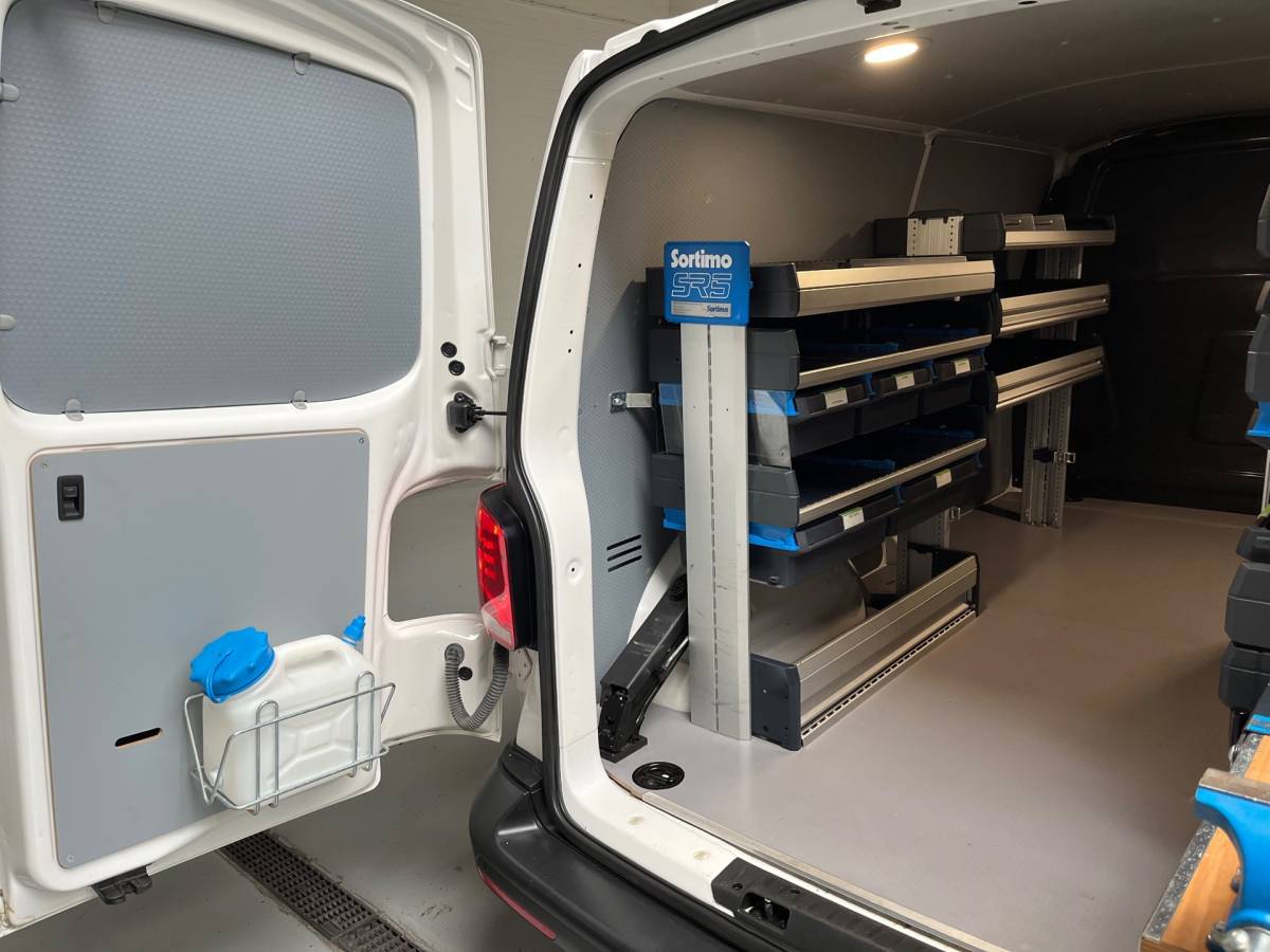 Volkswagen Transporter Volkswagen Transporter Automaat DSG Servicewagen 2.0 TDI 150pk L2H1 3Persoons Sortimo Inrichting, Airco, Navigatie, RIJKLAARPRIJS!