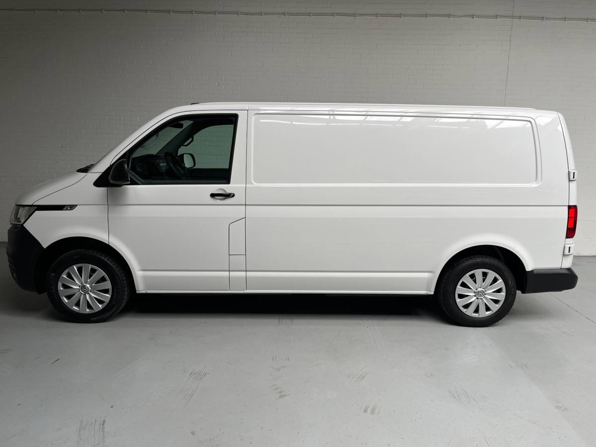 Volkswagen Transporter Volkswagen Transporter Automaat DSG Servicewagen 2.0 TDI 150pk L2H1 3Persoons Sortimo Inrichting, Airco, Navigatie, RIJKLAARPRIJS!