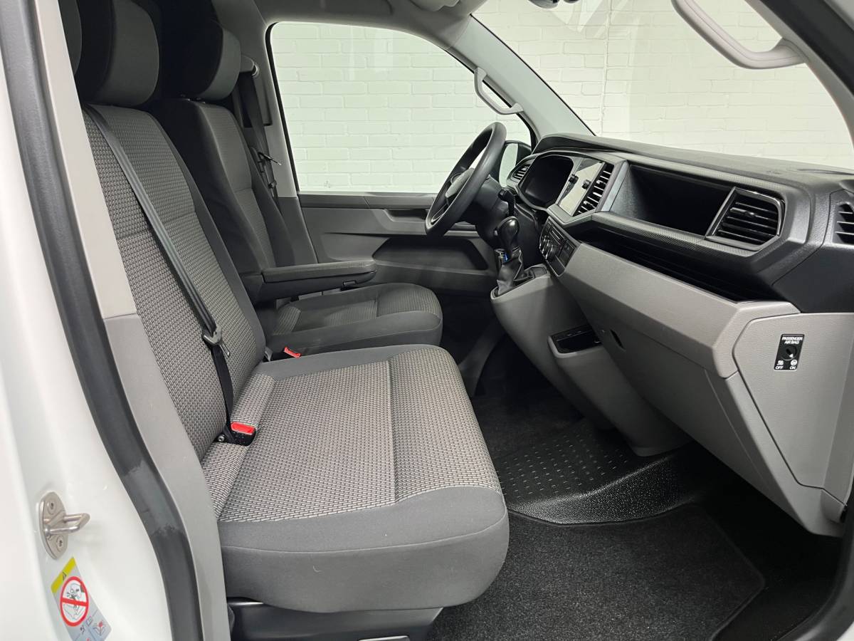 Volkswagen Transporter Volkswagen Transporter Automaat DSG Servicewagen 2.0 TDI 150pk L2H1 3Persoons Sortimo Inrichting, Airco, Navigatie, RIJKLAARPRIJS!
