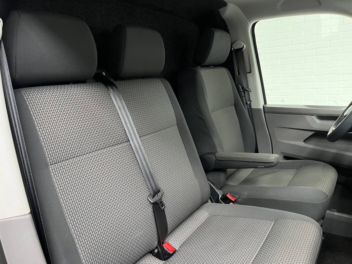 Volkswagen Transporter Volkswagen Transporter Automaat DSG Servicewagen 2.0 TDI 150pk L2H1 3Persoons Sortimo Inrichting, Airco, Navigatie, RIJKLAARPRIJS!