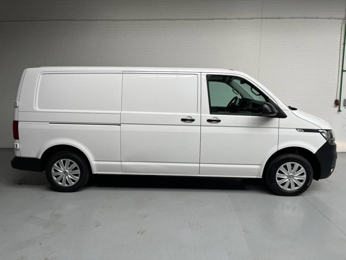 Volkswagen Transporter Volkswagen Transporter Automaat DSG Servicewagen 2.0 TDI 150pk L2H1 3Persoons Sortimo Inrichting, Airco, Navigatie, RIJKLAARPRIJS!