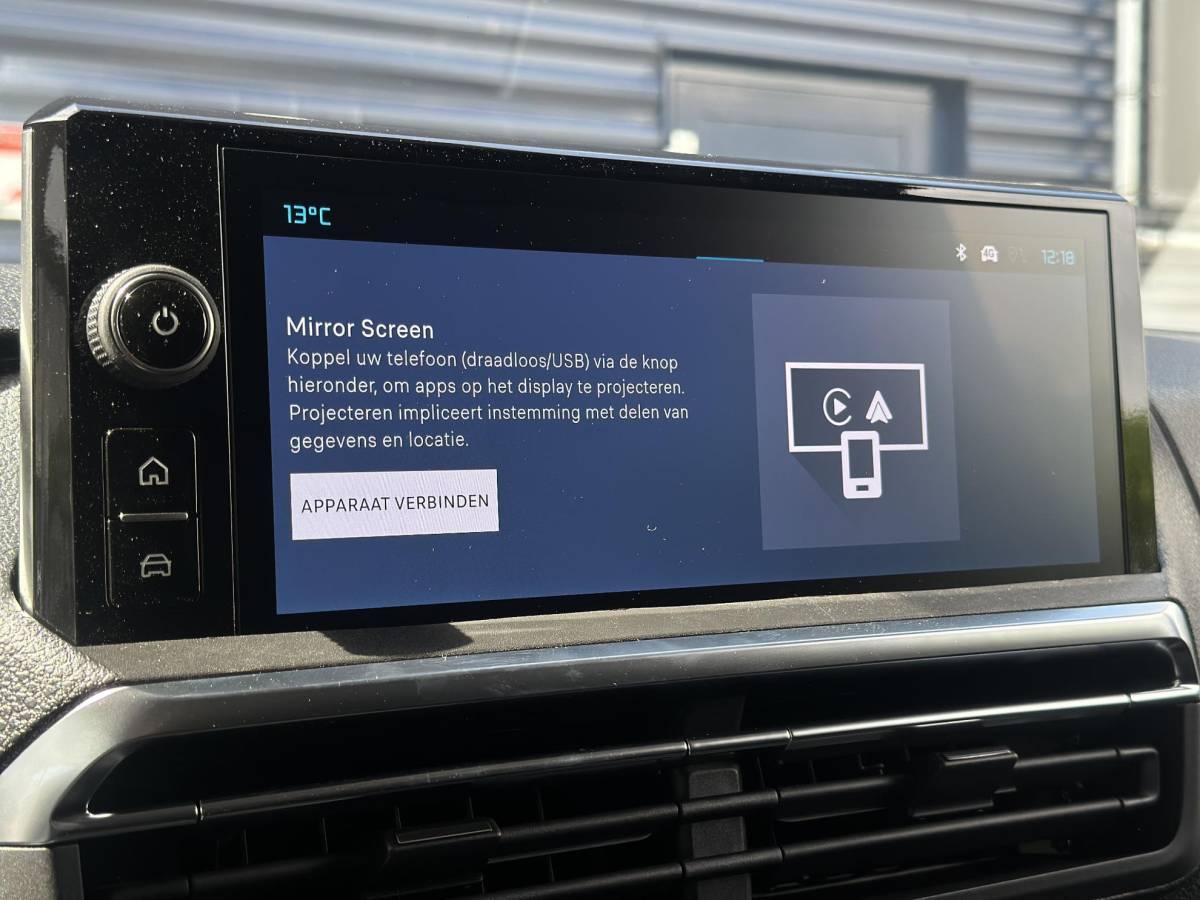 Citroën ë-Jumpy Citroen ë-Jumpy L3 136 75 kWh | STX | Leer | Stoel/-Stuurverwarming | Draadloze telefoonlader | Apple Carplay/Android Auto | Lichtmetalen velgen | Climate Control | Cruise Control | Parkeercamera/-sensoren | Inbouw |