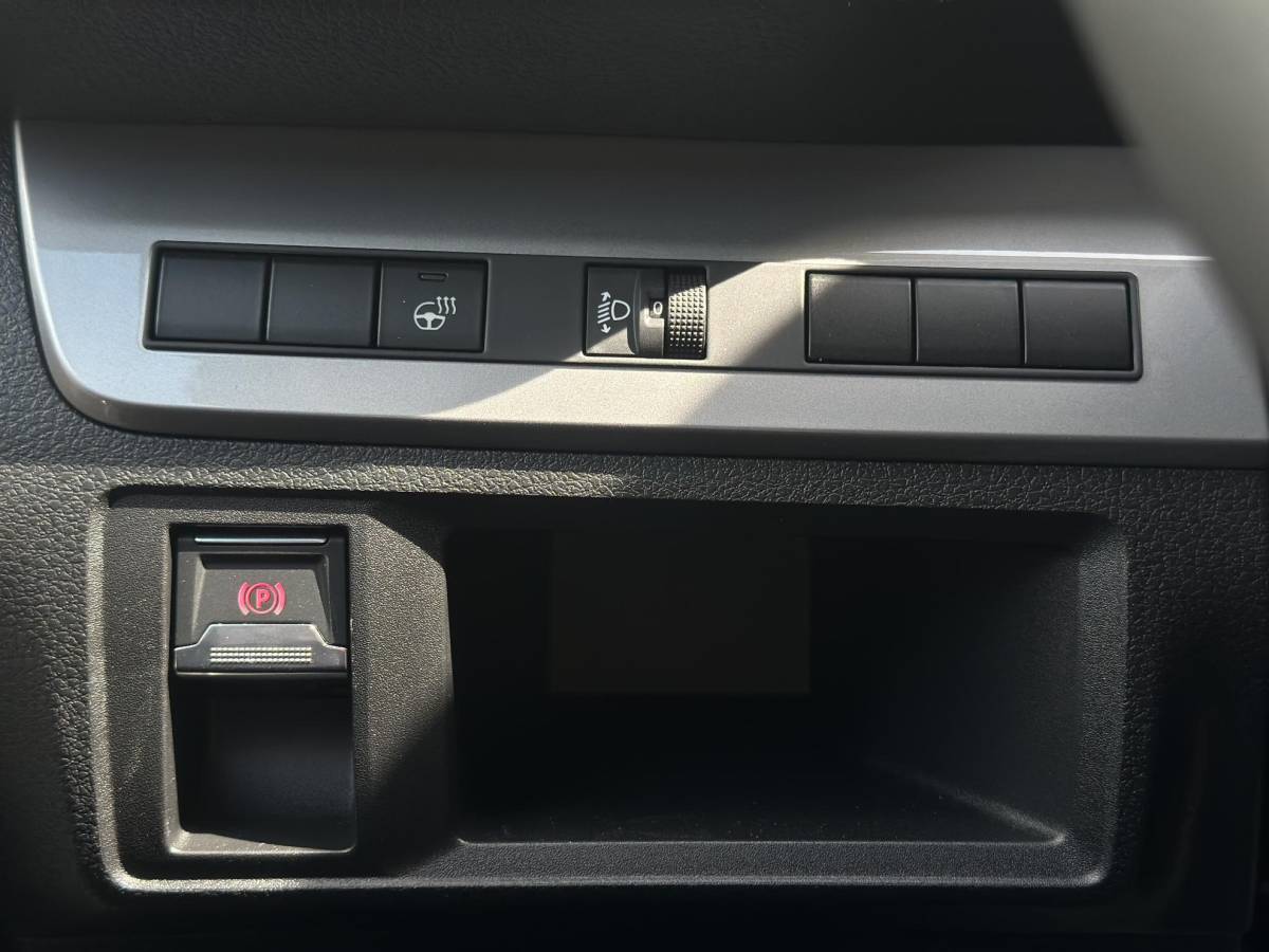 Citroën ë-Jumpy Citroen ë-Jumpy L3 136 75 kWh | STX | Leer | Stoel/-Stuurverwarming | Draadloze telefoonlader | Apple Carplay/Android Auto | Lichtmetalen velgen | Climate Control | Cruise Control | Parkeercamera/-sensoren | Inbouw |