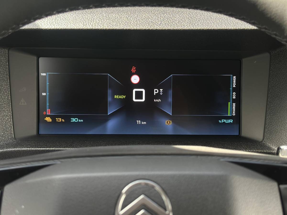 Citroën ë-Jumpy Citroen ë-Jumpy L3 136 75 kWh | STX | Leer | Stoel/-Stuurverwarming | Draadloze telefoonlader | Apple Carplay/Android Auto | Lichtmetalen velgen | Climate Control | Cruise Control | Parkeercamera/-sensoren | Inbouw |