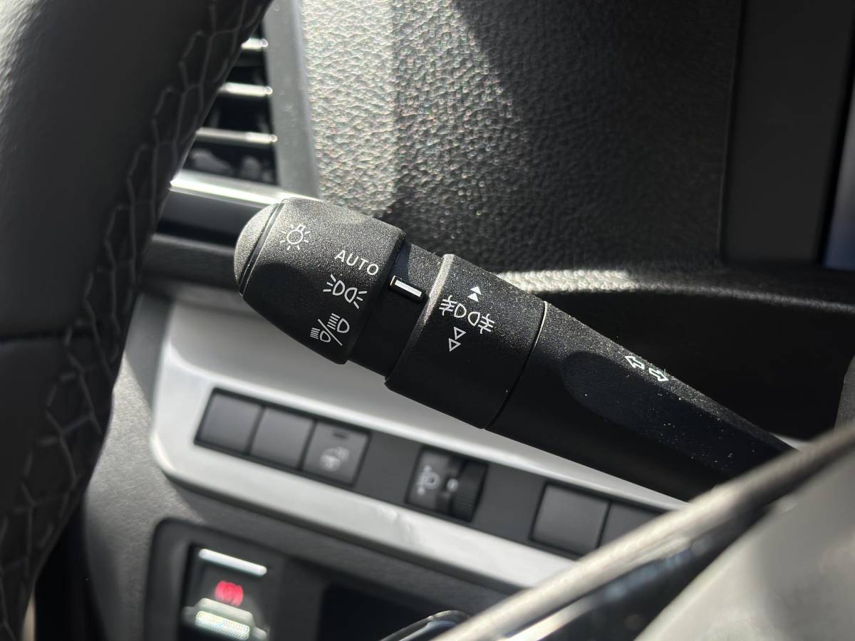 Citroën ë-Jumpy Citroen ë-Jumpy L3 136 75 kWh | STX | Leer | Stoel/-Stuurverwarming | Draadloze telefoonlader | Apple Carplay/Android Auto | Lichtmetalen velgen | Climate Control | Cruise Control | Parkeercamera/-sensoren | Inbouw |