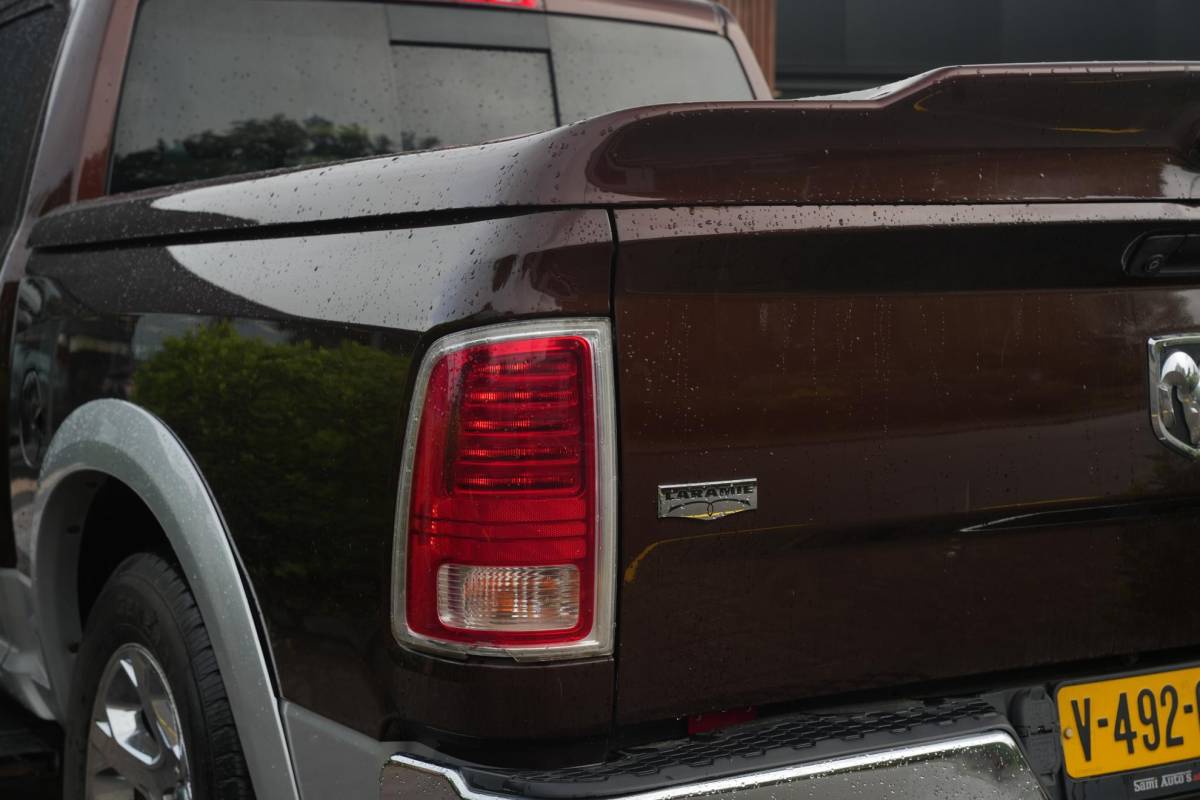 Dodge Ram 1500 Dodge Ram 1500 5.7 V8 4×4 Quad Cab 6’4 84DKM Unieke auto
