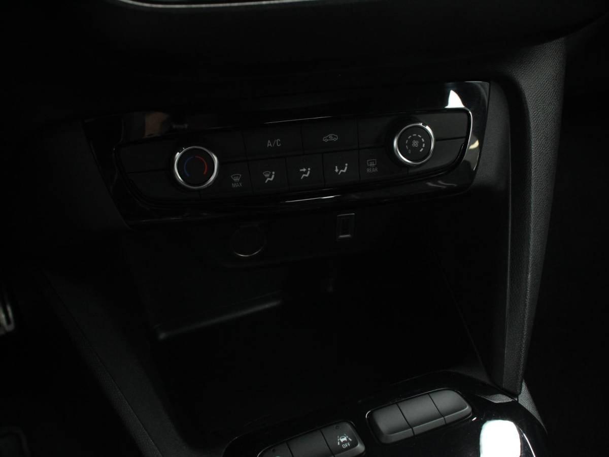 Opel Corsa Opel Corsa 1.2 Turbo 100pk Automaat GS Navigatie Apple Carplay/Android Auto Digitale Cockpit Camera Parkeer sensoren Airco Lichtmetalen velgen