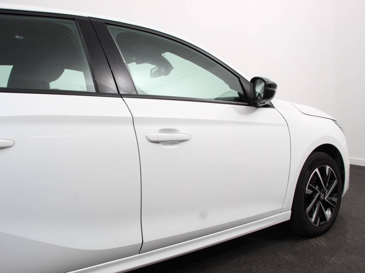 Opel Corsa Opel Corsa 1.2 Turbo 100pk Automaat GS Navigatie Apple Carplay/Android Auto Digitale Cockpit Camera Parkeer sensoren Airco Lichtmetalen velgen