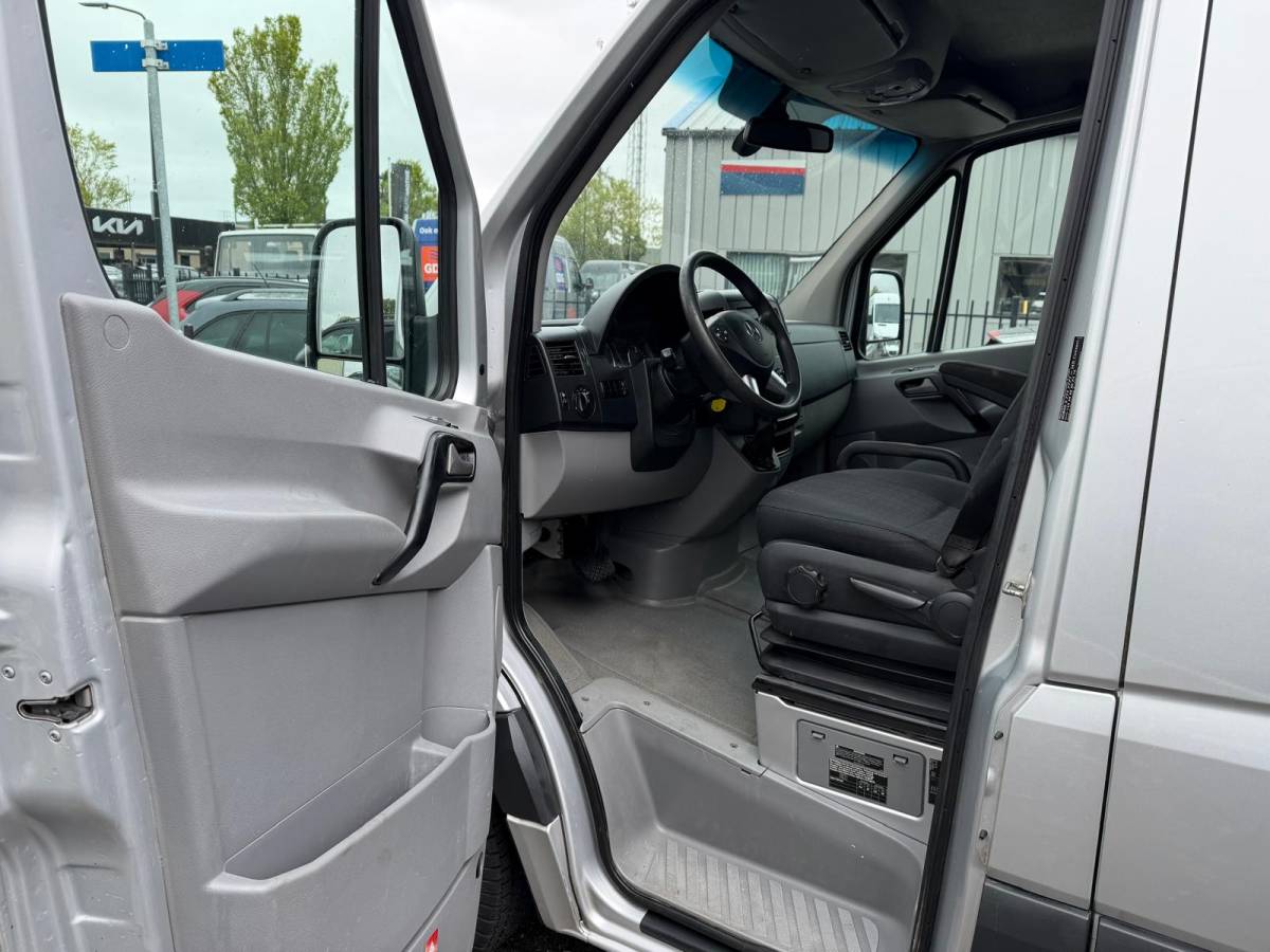 Mercedes-Benz Sprinter Mercedes-Benz Sprinter 216 CDI L1H1 Automaat | Airco | Trekhaak | Imperiaal