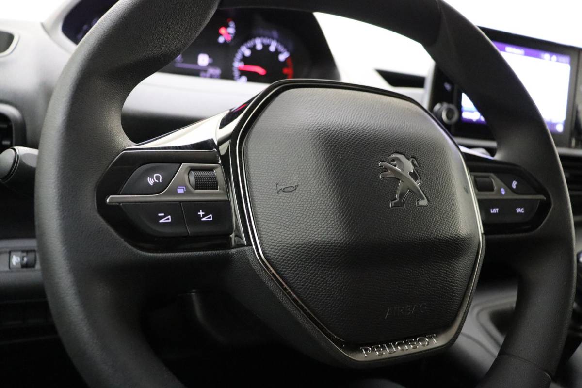 Peugeot Partner Peugeot Partner 1.5 BlueHDi 100 L1 100 PK | Cruise Control | Airco | Achteruitrijcamera | Apple Carplay | DAB Radio | Parkeersensoren Voor & Achter | Regensensor