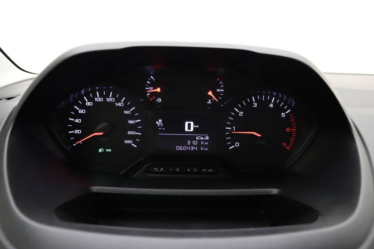 Peugeot Partner Peugeot Partner 1.5 BlueHDi 100 L1 100 PK | Cruise Control | Airco | Achteruitrijcamera | Apple Carplay | DAB Radio | Parkeersensoren Voor & Achter | Regensensor