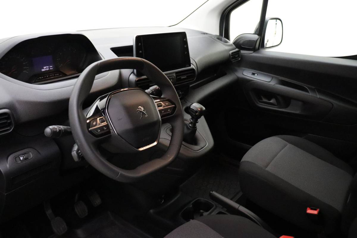 Peugeot Partner Peugeot Partner 1.5 BlueHDi 100 L1 100 PK | Cruise Control | Airco | Achteruitrijcamera | Apple Carplay | DAB Radio | Parkeersensoren Voor & Achter | Regensensor