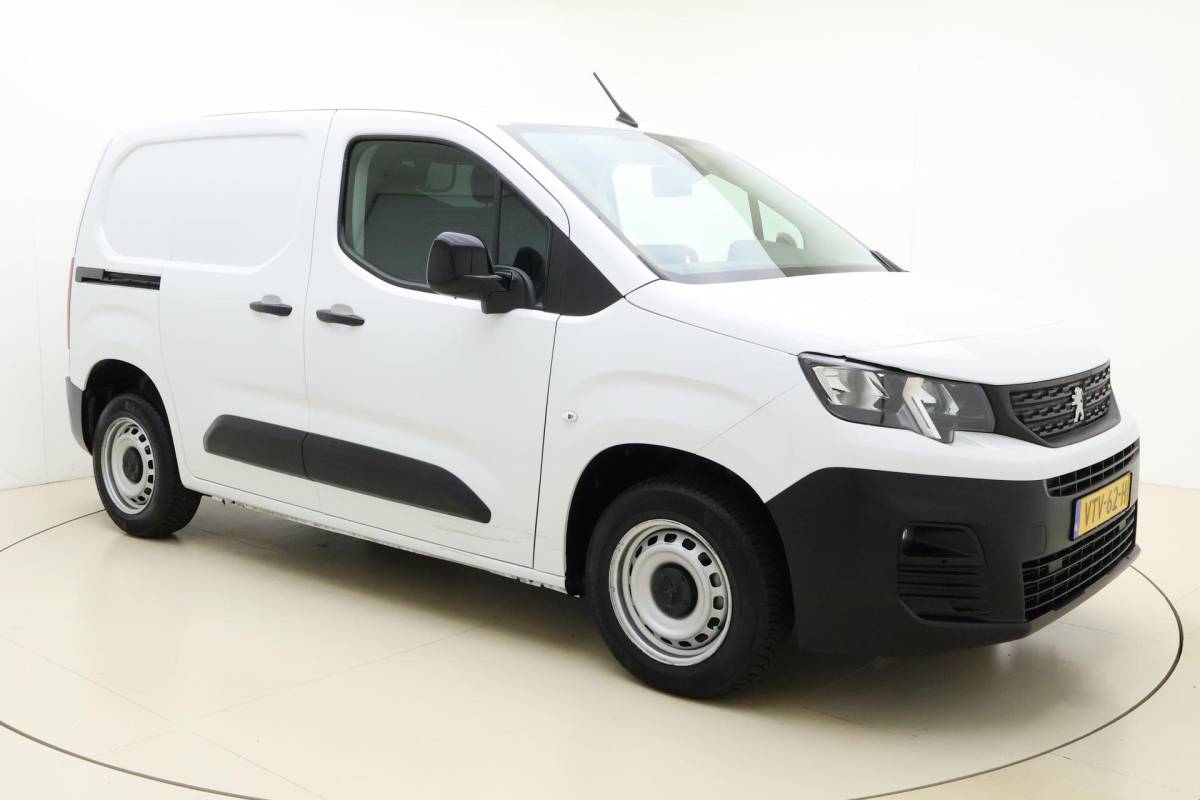 Peugeot Partner Peugeot Partner 1.5 BlueHDi 100 L1 100 PK | Cruise Control | Airco | Achteruitrijcamera | Apple Carplay | DAB Radio | Parkeersensoren Voor & Achter | Regensensor