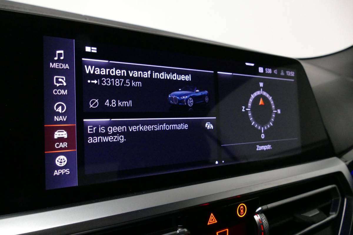 BMW 4 Serie BMW 4-serie Cabrio M440i xDrive High Executive / Air Collar (nekverwarming / BMW Laserlight / Elektr. verstelbare voorstoelen (links met memory) / Harman Kardon Surround Sound / Stoelverwarming / 20″ / Rondomzichtcamera / HUD / Apple Carplay – Android Auto / Adaptief M onderstel / Elektr. wegklapbare trekhaak / Leder interieur / Dodehoekdetectie / Achteruitrijcamera