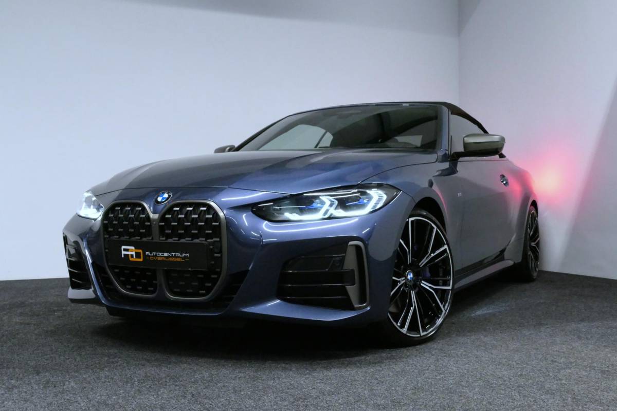 BMW 4 Serie BMW 4-serie Cabrio M440i xDrive High Executive / Air Collar (nekverwarming / BMW Laserlight / Elektr. verstelbare voorstoelen (links met memory) / Harman Kardon Surround Sound / Stoelverwarming / 20″ / Rondomzichtcamera / HUD / Apple Carplay – Android Auto / Adaptief M onderstel / Elektr. wegklapbare trekhaak / Leder interieur / Dodehoekdetectie / Achteruitrijcamera