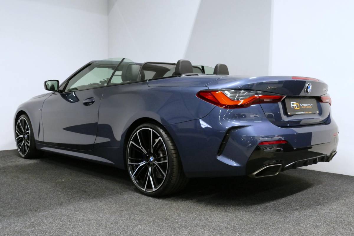 BMW 4 Serie BMW 4-serie Cabrio M440i xDrive High Executive / Air Collar (nekverwarming / BMW Laserlight / Elektr. verstelbare voorstoelen (links met memory) / Harman Kardon Surround Sound / Stoelverwarming / 20″ / Rondomzichtcamera / HUD / Apple Carplay – Android Auto / Adaptief M onderstel / Elektr. wegklapbare trekhaak / Leder interieur / Dodehoekdetectie / Achteruitrijcamera