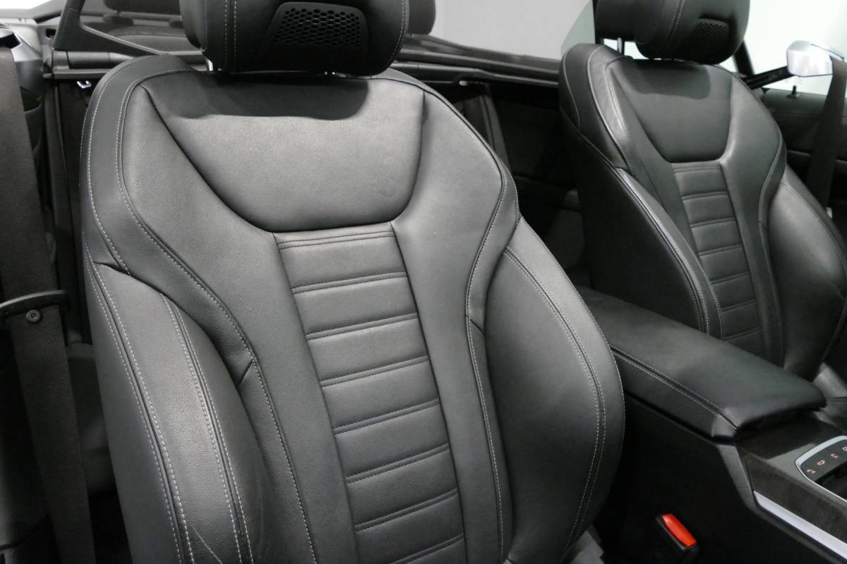 BMW 4 Serie BMW 4-serie Cabrio M440i xDrive High Executive / Air Collar (nekverwarming / BMW Laserlight / Elektr. verstelbare voorstoelen (links met memory) / Harman Kardon Surround Sound / Stoelverwarming / 20″ / Rondomzichtcamera / HUD / Apple Carplay – Android Auto / Adaptief M onderstel / Elektr. wegklapbare trekhaak / Leder interieur / Dodehoekdetectie / Achteruitrijcamera