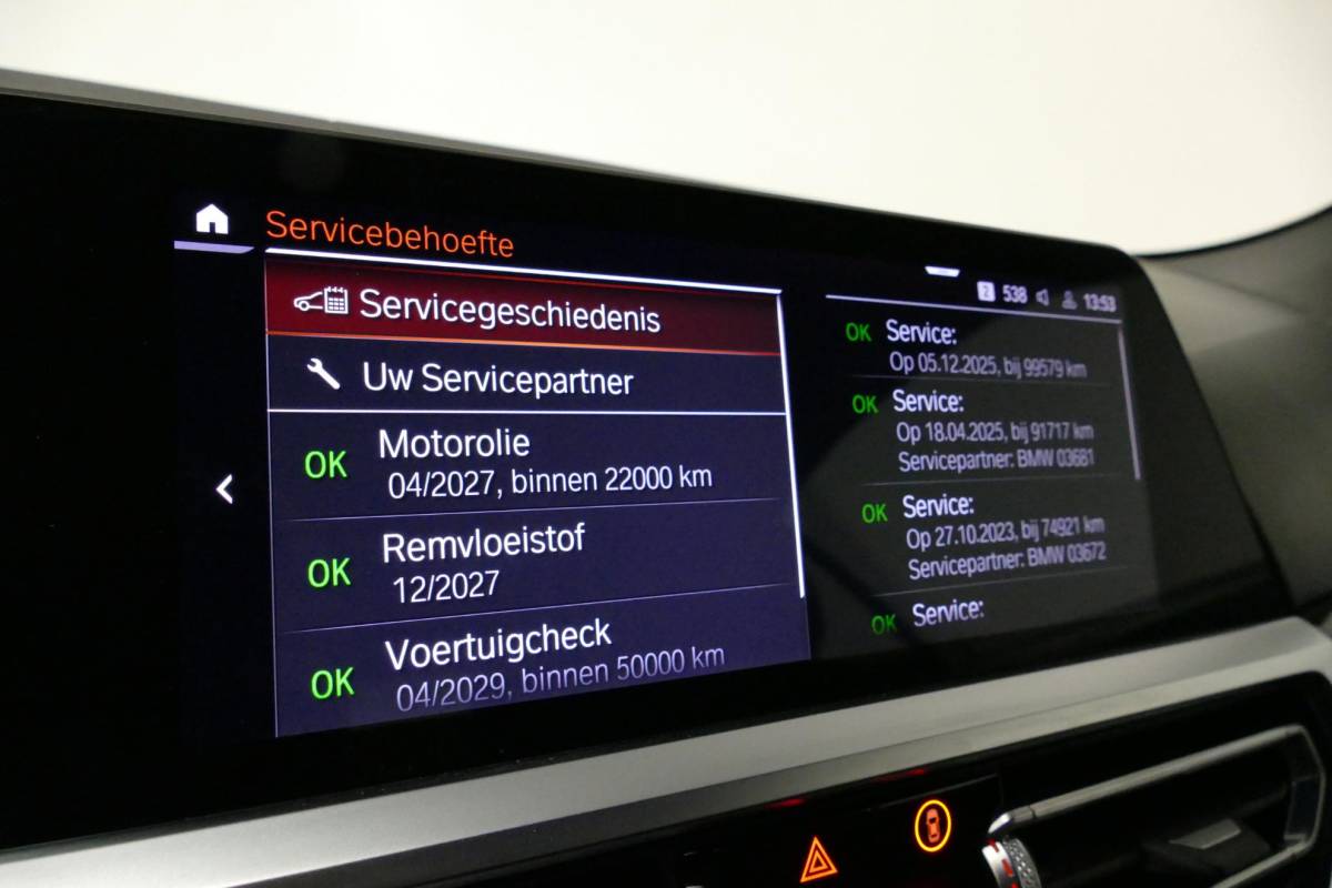 BMW 4 Serie BMW 4-serie Cabrio M440i xDrive High Executive / Air Collar (nekverwarming / BMW Laserlight / Elektr. verstelbare voorstoelen (links met memory) / Harman Kardon Surround Sound / Stoelverwarming / 20″ / Rondomzichtcamera / HUD / Apple Carplay – Android Auto / Adaptief M onderstel / Elektr. wegklapbare trekhaak / Leder interieur / Dodehoekdetectie / Achteruitrijcamera