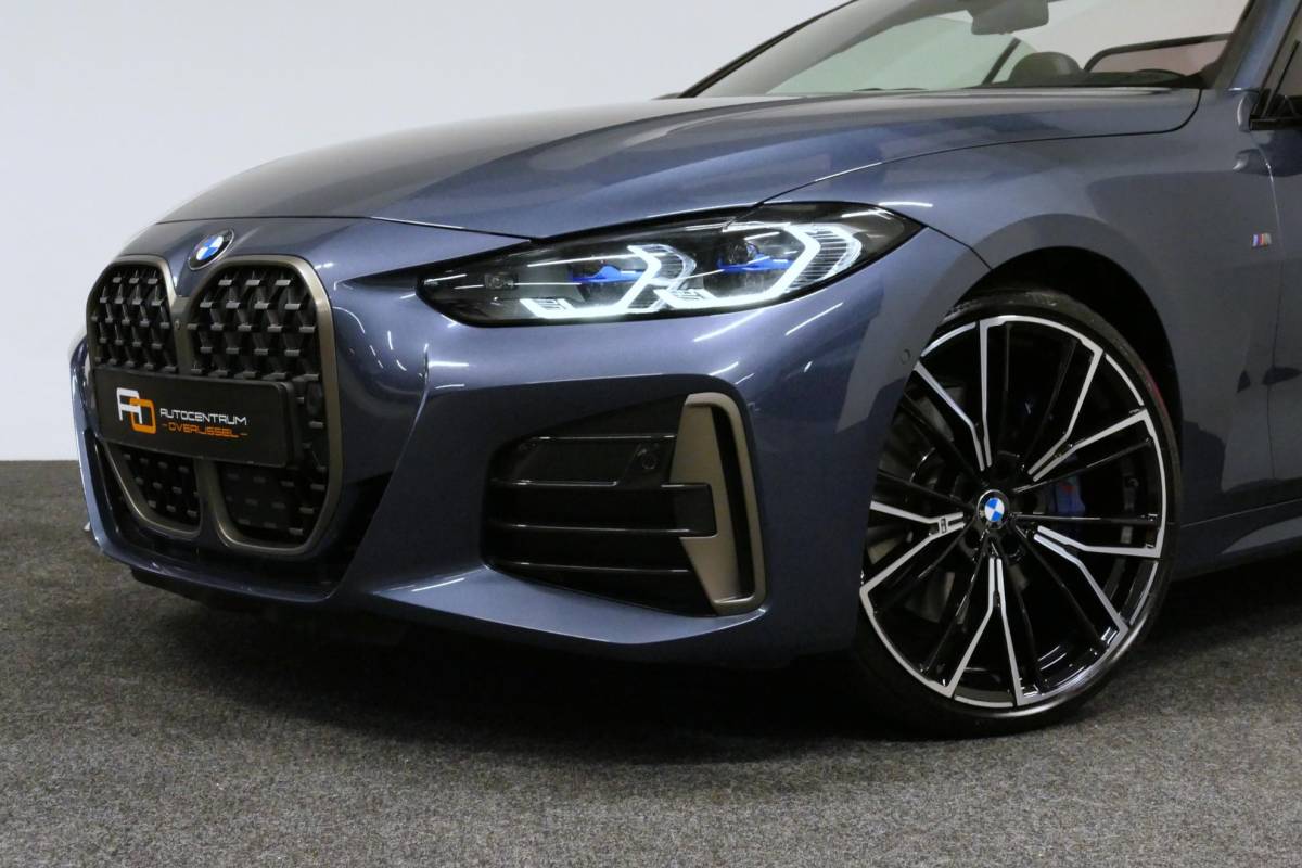 BMW 4 Serie BMW 4-serie Cabrio M440i xDrive High Executive / Air Collar (nekverwarming / BMW Laserlight / Elektr. verstelbare voorstoelen (links met memory) / Harman Kardon Surround Sound / Stoelverwarming / 20″ / Rondomzichtcamera / HUD / Apple Carplay – Android Auto / Adaptief M onderstel / Elektr. wegklapbare trekhaak / Leder interieur / Dodehoekdetectie / Achteruitrijcamera