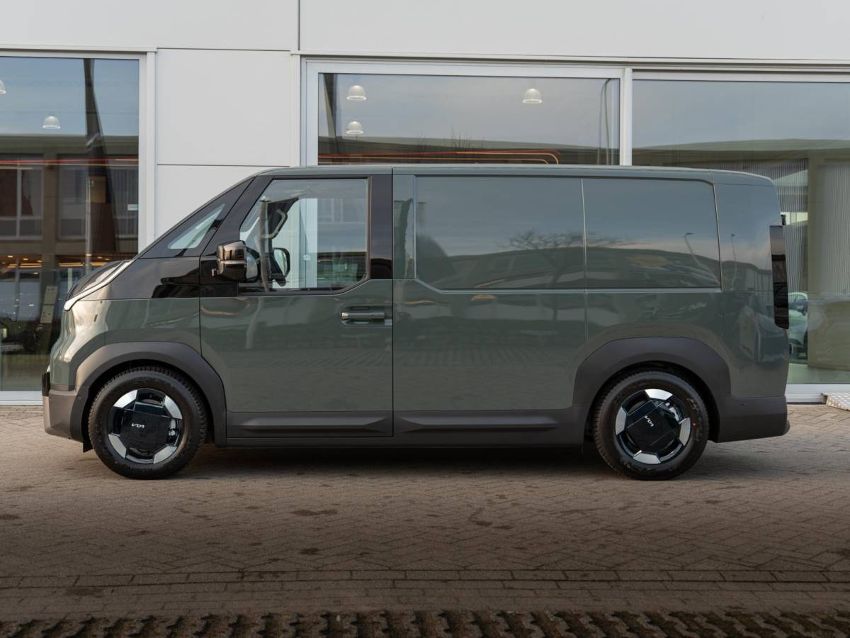 Kia PV5 Kia PV5 L2H1 Elite Executive 71.2 kWh VOORRAAD | SNEL LEVERBAAR | PDC | 360 Graden Camera | Clima | Adapt. Cruise | BSM | Midden Airbag | 16″ | Stoelverwarming & ventilatie | V2L