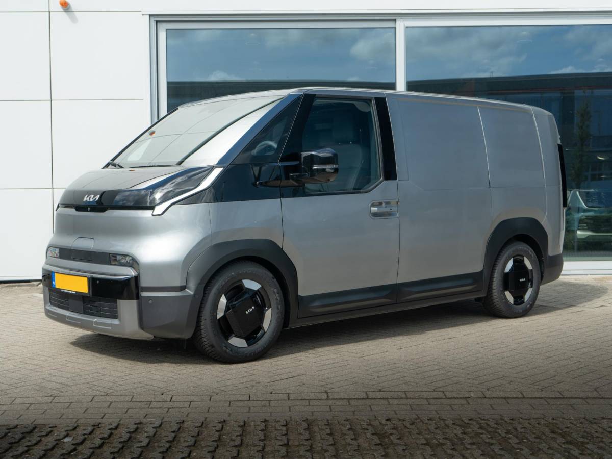 Kia PV5 Kia PV5 L2H1 Elite Executive 71.2 kWh VOORRAAD | SNEL LEVERBAAR | PDC | 360 Graden Camera | Clima | Adapt. Cruise | BSM | Midden Airbag | 16″ | Stoelverwarming & ventilatie | V2L
