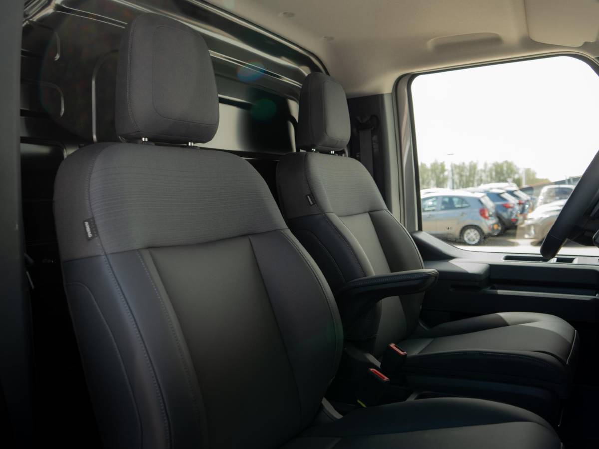 Kia PV5 Kia PV5 L2H1 Elite Executive 71.2 kWh VOORRAAD | SNEL LEVERBAAR | PDC | 360 Graden Camera | Clima | Adapt. Cruise | BSM | Midden Airbag | 16″ | Stoelverwarming & ventilatie | V2L