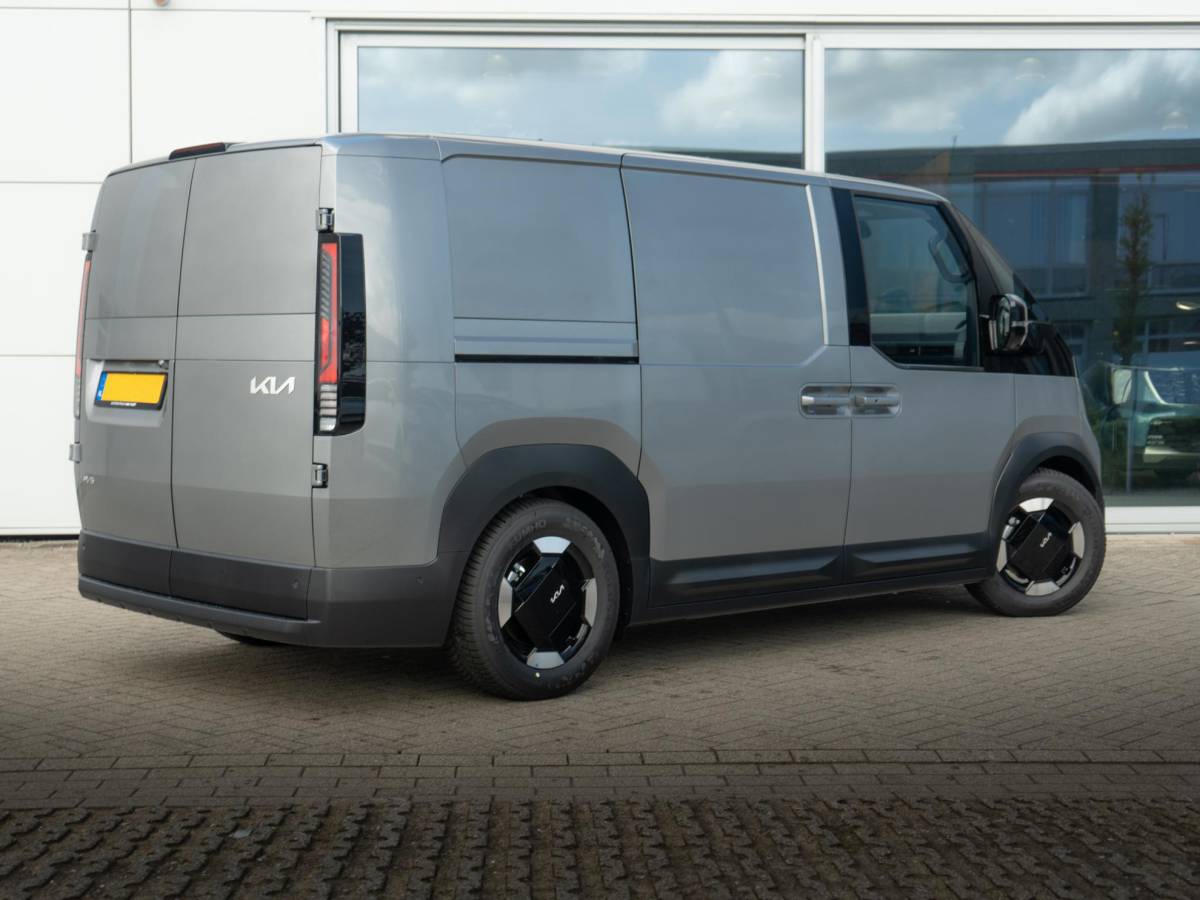 Kia PV5 Kia PV5 L2H1 Elite Executive 71.2 kWh VOORRAAD | SNEL LEVERBAAR | PDC | 360 Graden Camera | Clima | Adapt. Cruise | BSM | Midden Airbag | 16″ | Stoelverwarming & ventilatie | V2L