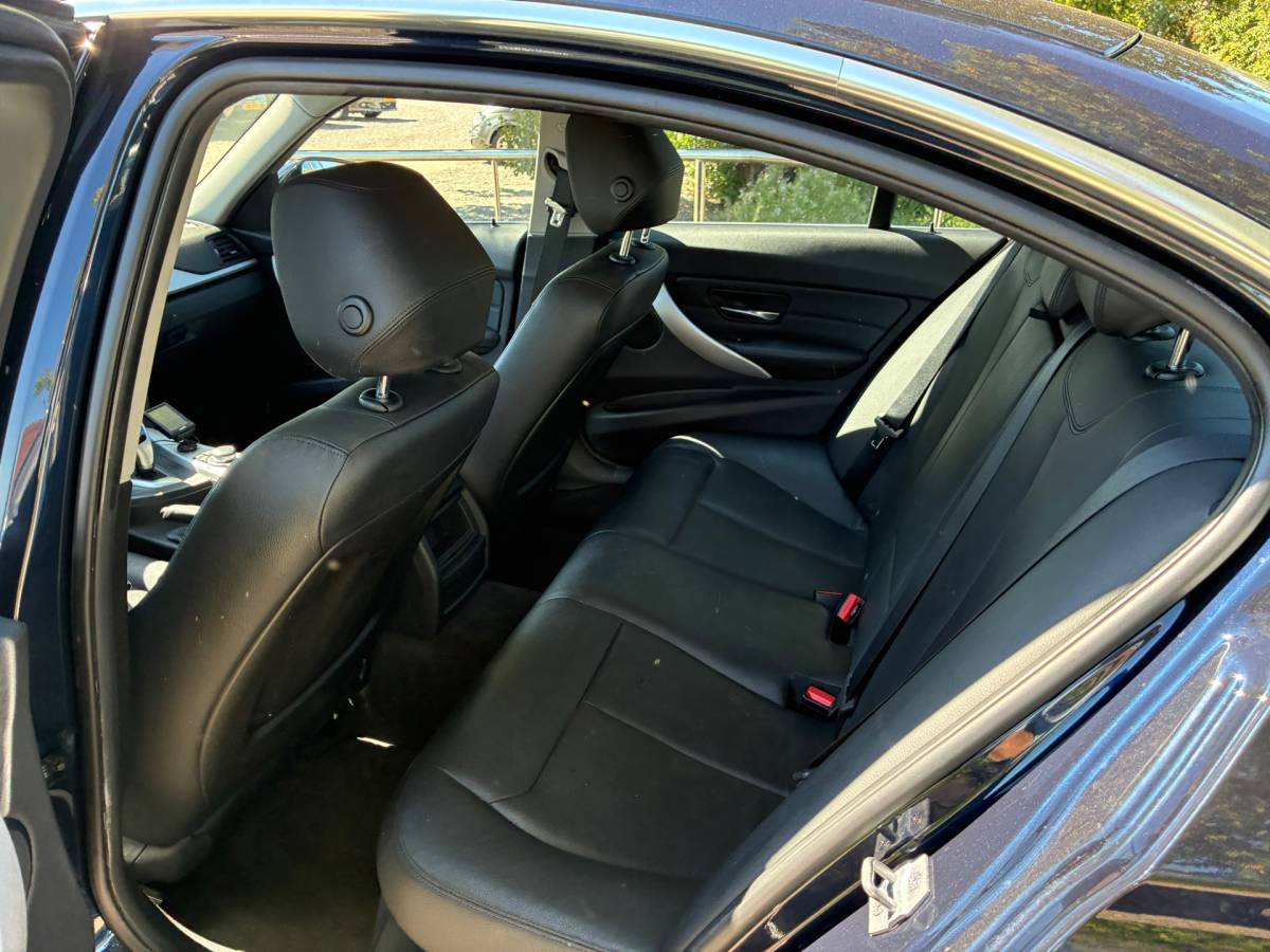 BMW 3 Serie BMW 3-serie 320d High Executive | ” 158.000 KM ” + Cruise + Airco + Navi Nu € 9.975,-!!!