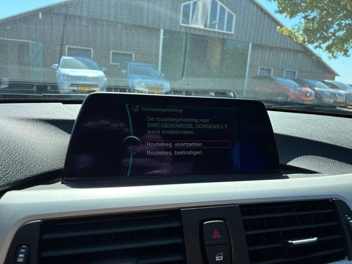 BMW 3 Serie BMW 3-serie 320d High Executive | ” 158.000 KM ” + Cruise + Airco + Navi Nu € 9.975,-!!!