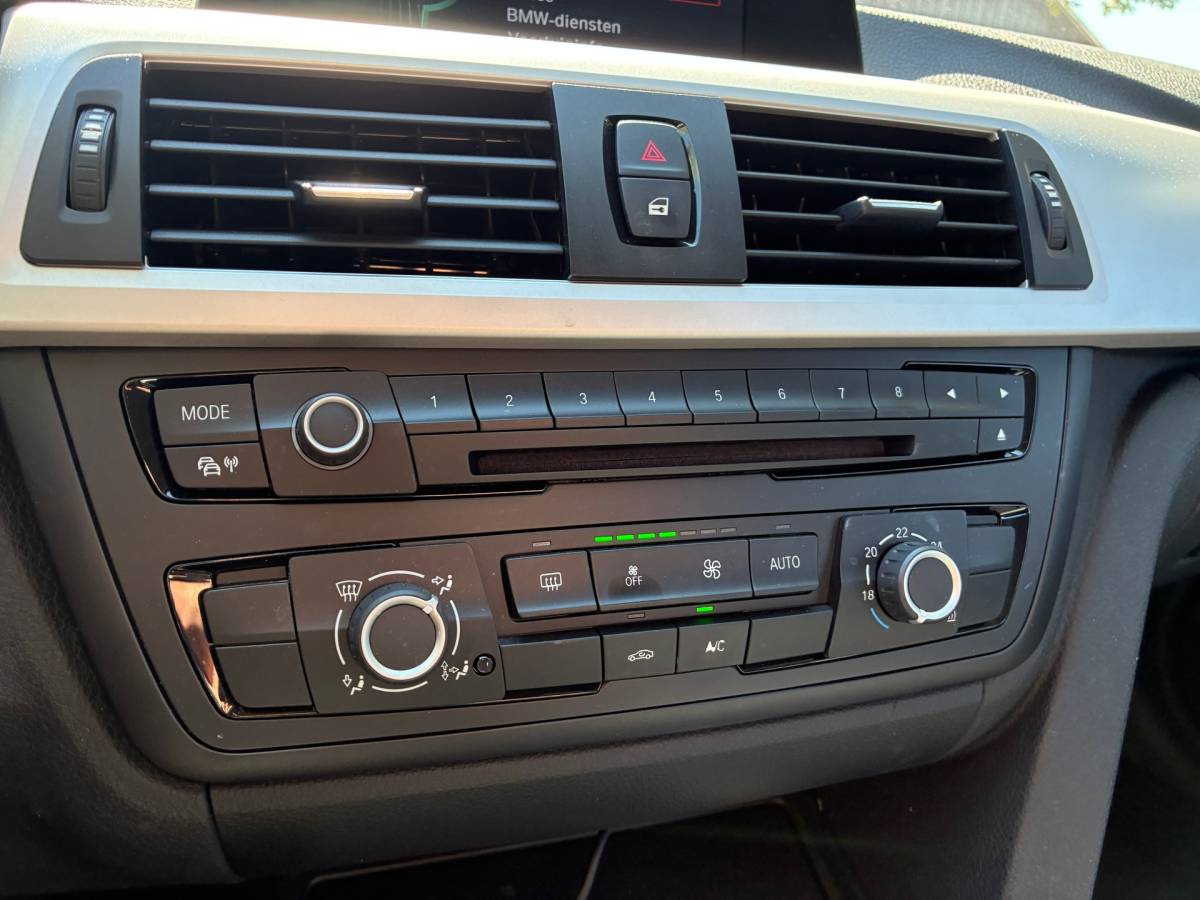 BMW 3 Serie BMW 3-serie 320d High Executive | ” 158.000 KM ” + Cruise + Airco + Navi Nu € 9.975,-!!!