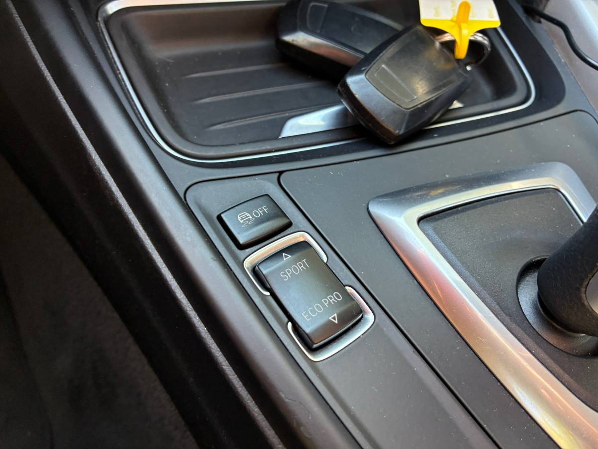 BMW 3 Serie BMW 3-serie 320d High Executive | ” 158.000 KM ” + Cruise + Airco + Navi Nu € 9.975,-!!!
