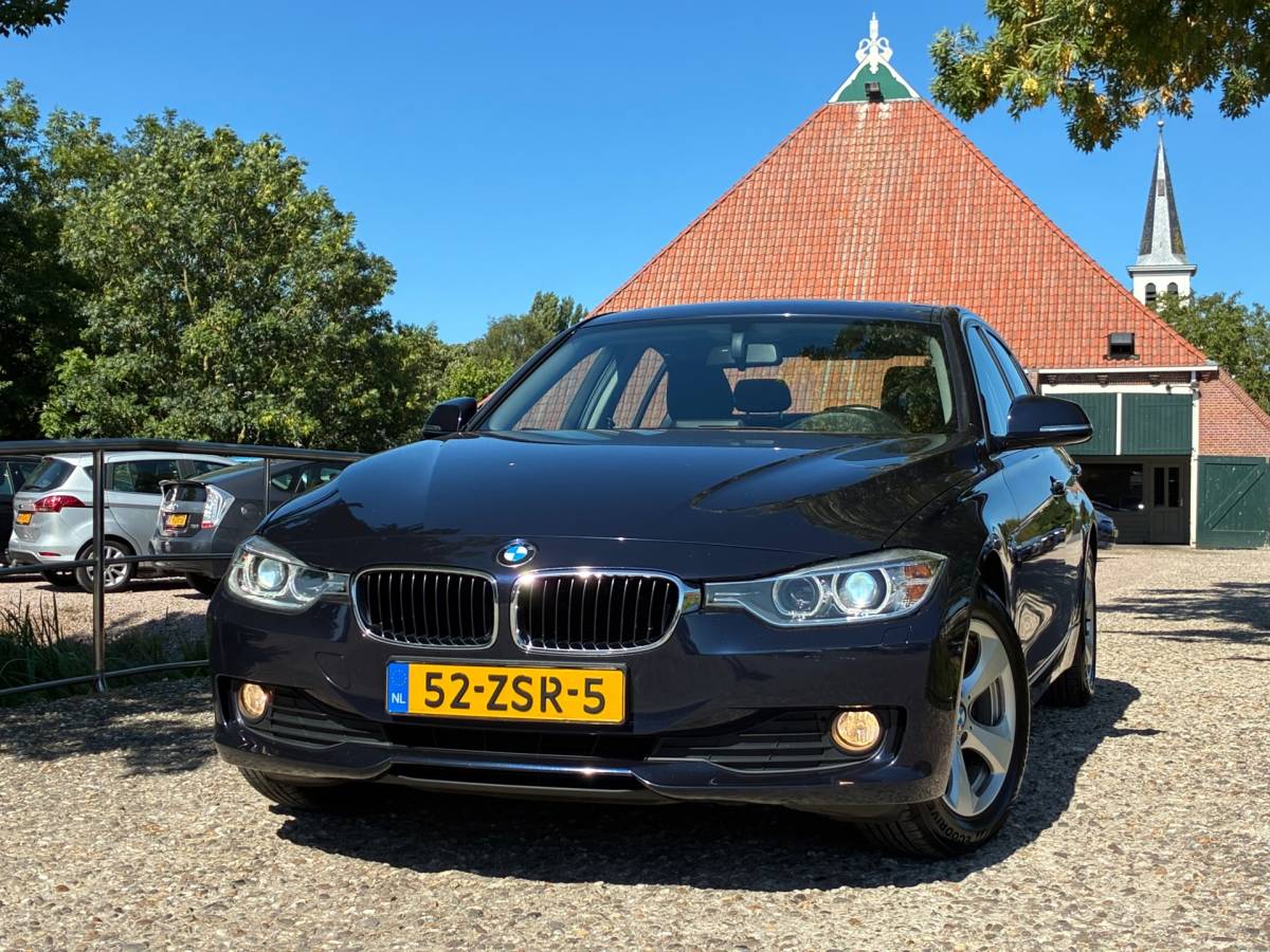 BMW 3 Serie BMW 3-serie 320d High Executive | ” 158.000 KM ” + Cruise + Airco + Navi Nu € 9.975,-!!!