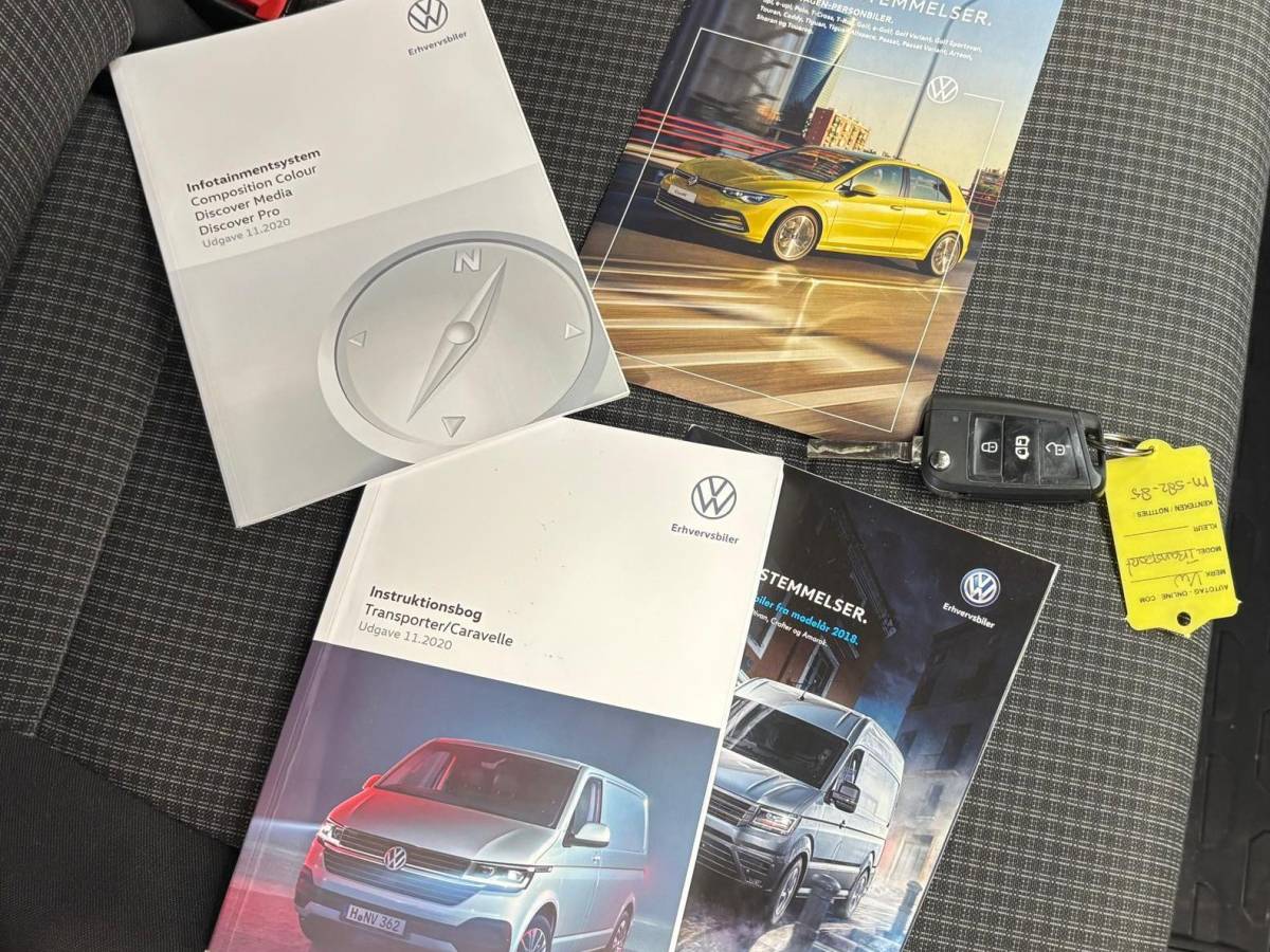 Volkswagen Transporter Volkswagen Transporter 2.0 TDI L1H1 30 Comfortline Airco Cruise Control Apple Carplay Side-bars Licht Metalen velgen Verwarmbare voorstoelen